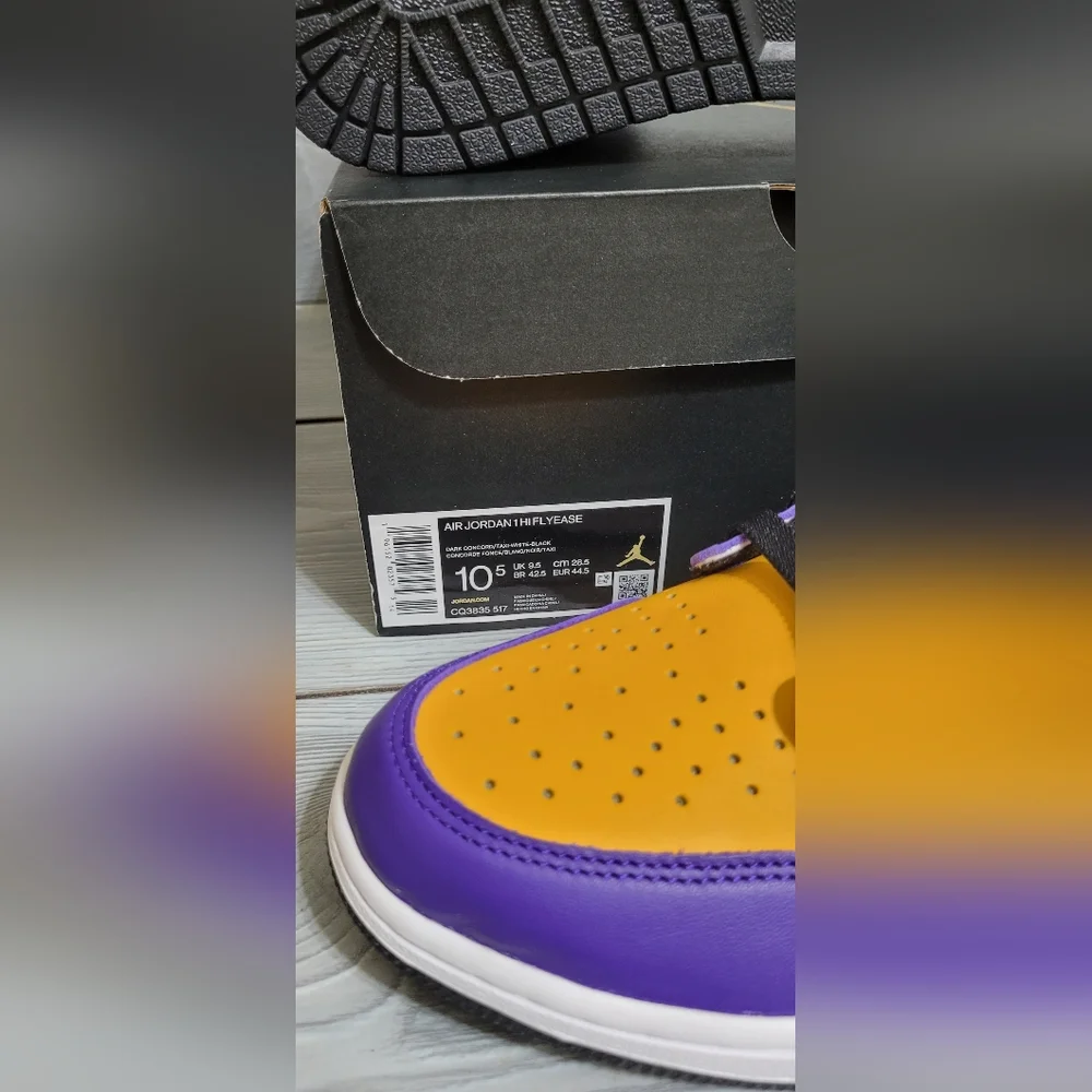 Jordan 1 High FlyEase - Size M 10.5 - Dark Concord/White/Black/Taxi π π π π - Picture 4 of 14